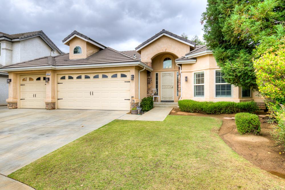 2853 N McKelvey Ave, Fresno, CA 93727