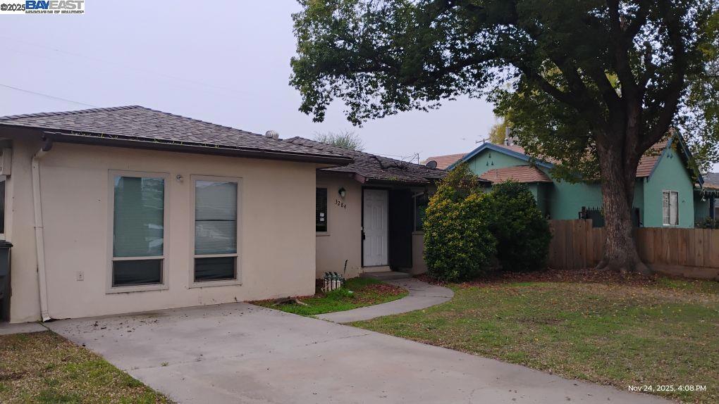 3284 E Pine Ave, Fresno, CA 93703