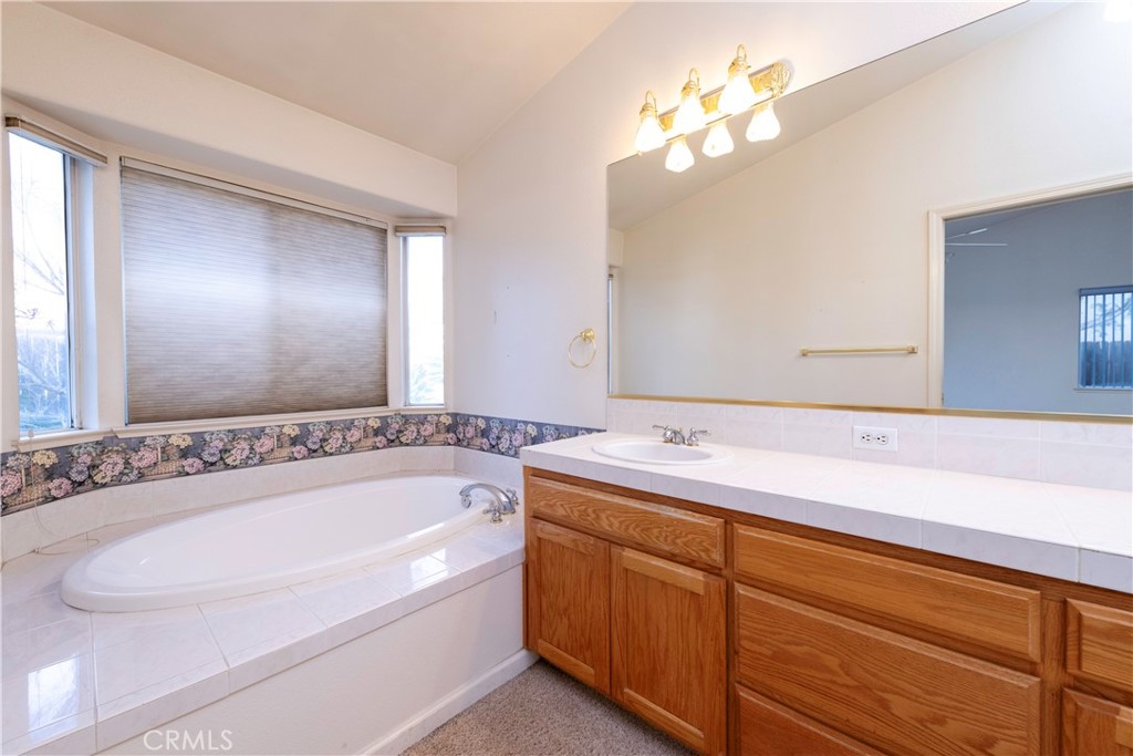 4514 W Oswego, Fresno, CA 93722