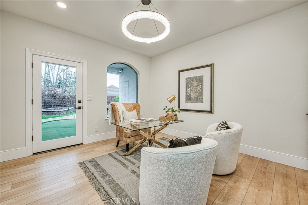 9381 N Woodmont Dr, Fresno, CA 93720