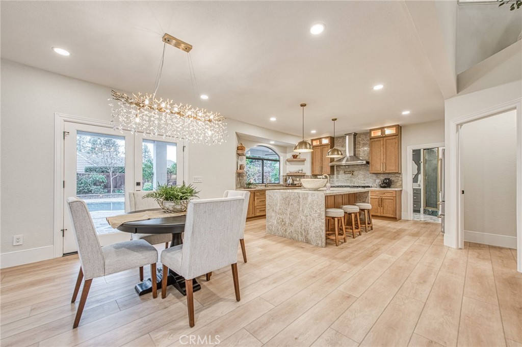 9381 N Woodmont Dr, Fresno, CA 93720