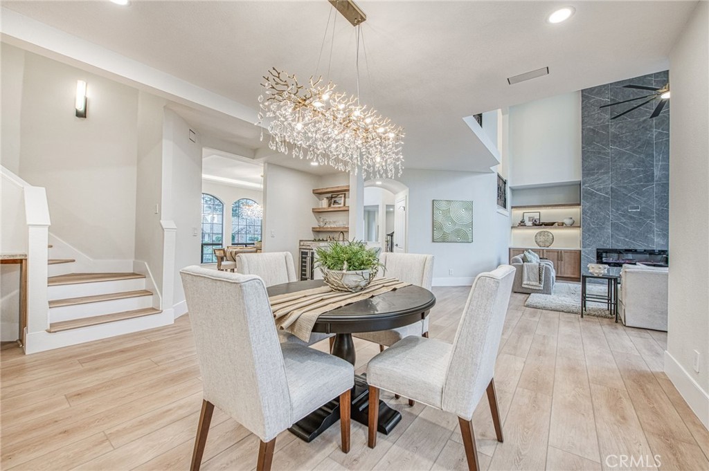 9381 N Woodmont Dr, Fresno, CA 93720