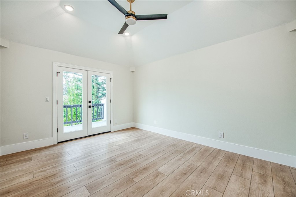 9381 N Woodmont Dr, Fresno, CA 93720