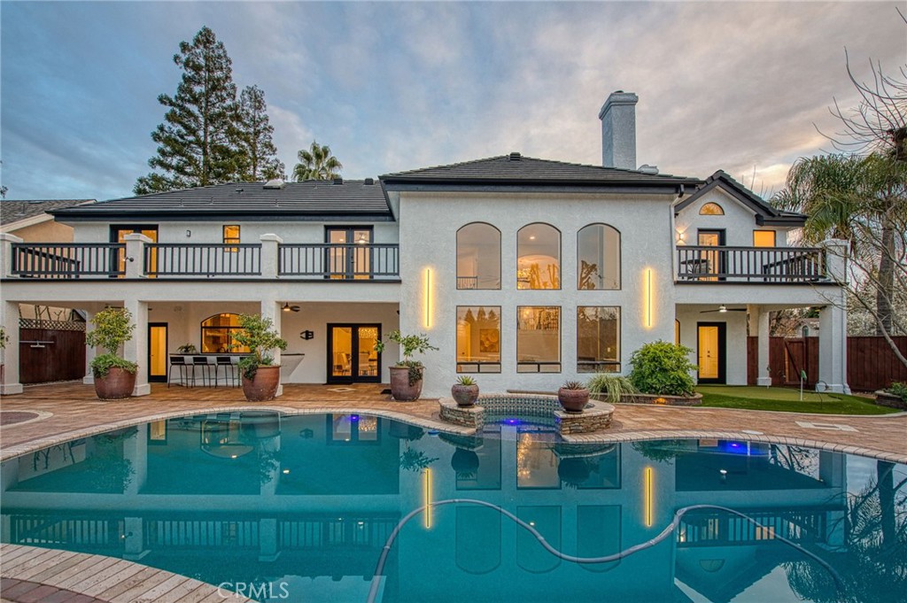 9381 N Woodmont Dr, Fresno, CA 93720