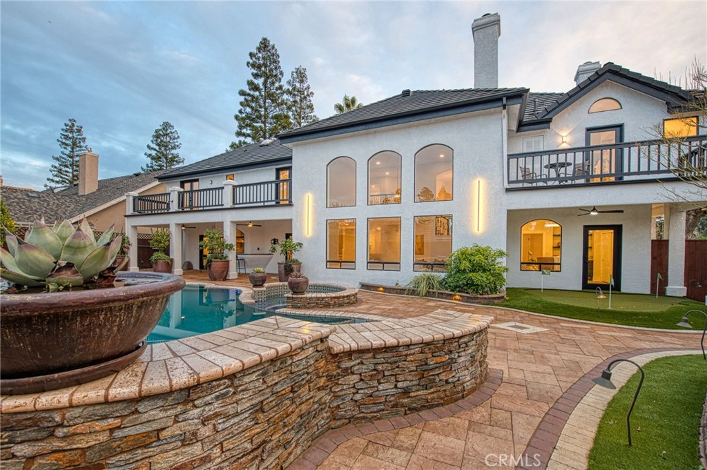 9381 N Woodmont Dr, Fresno, CA 93720