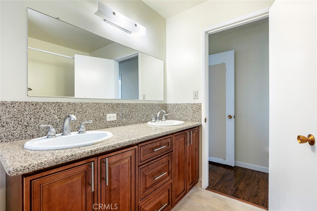 6647 N Anna St, Fresno, CA 93710