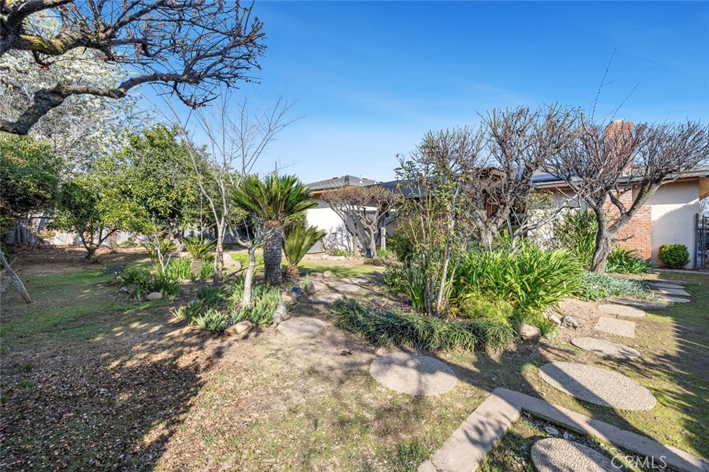 6647 N Anna St, Fresno, CA 93710