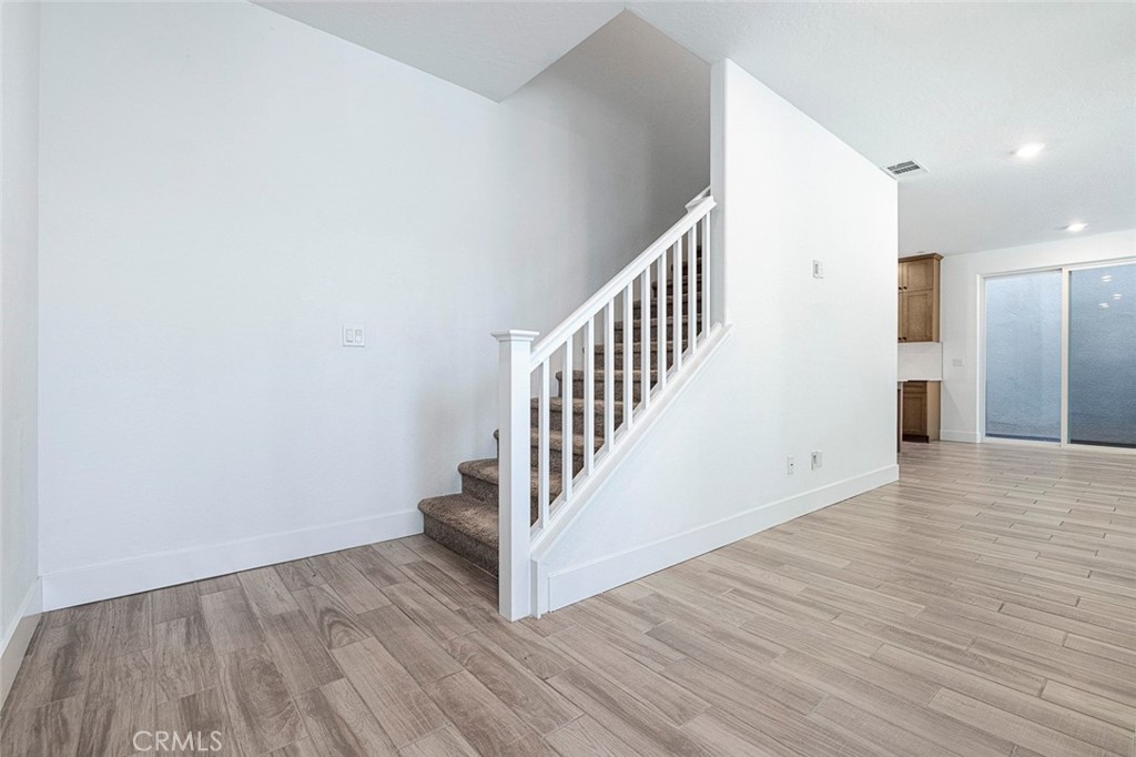 2725 E Teaberry Dr, Fresno, CA 93730