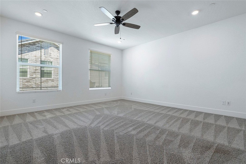 2725 E Teaberry Dr, Fresno, CA 93730