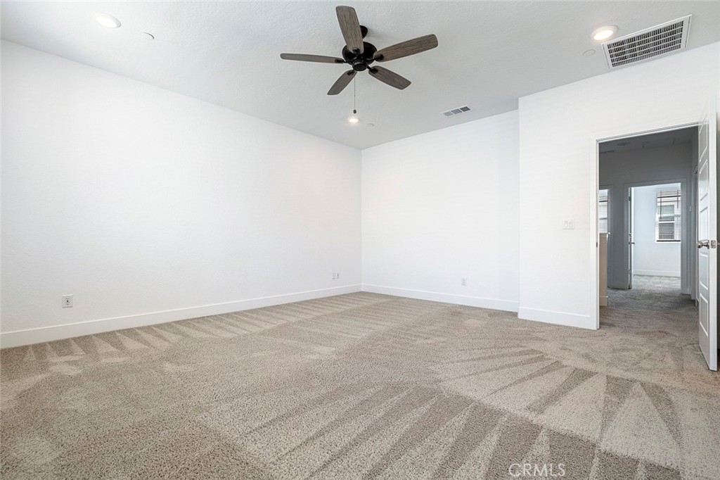 2725 E Teaberry Dr, Fresno, CA 93730