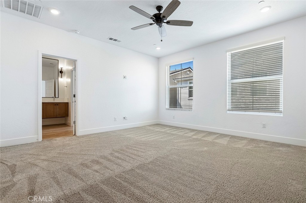 2725 E Teaberry Dr, Fresno, CA 93730