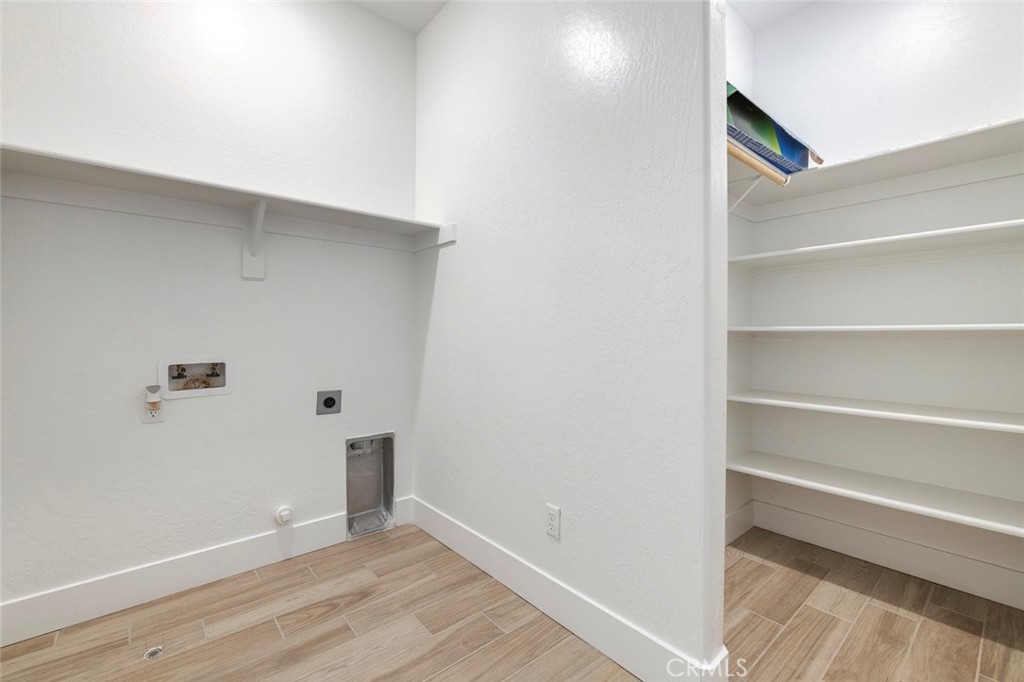 2725 E Teaberry Dr, Fresno, CA 93730