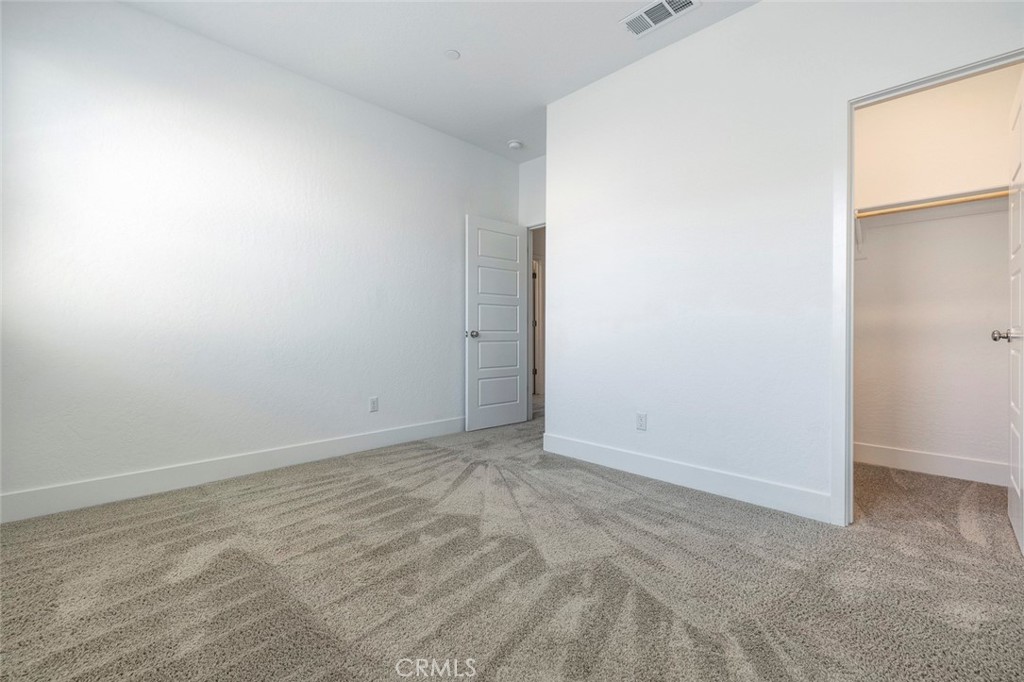 2725 E Teaberry Dr, Fresno, CA 93730