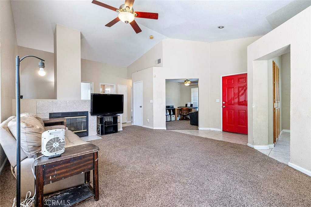 7649 N Baird, Fresno, CA 93720