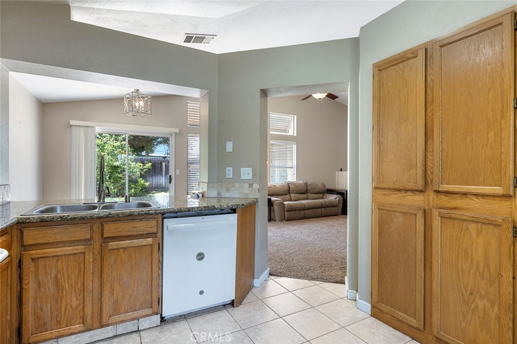 7649 N Baird, Fresno, CA 93720