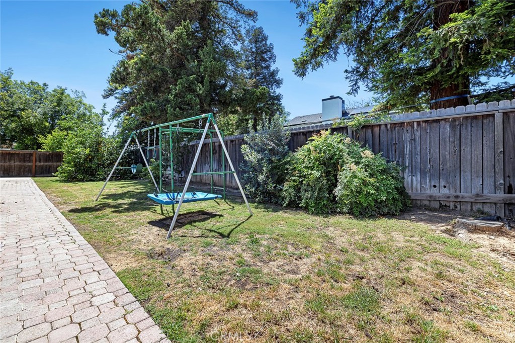 7649 N Baird, Fresno, CA 93720