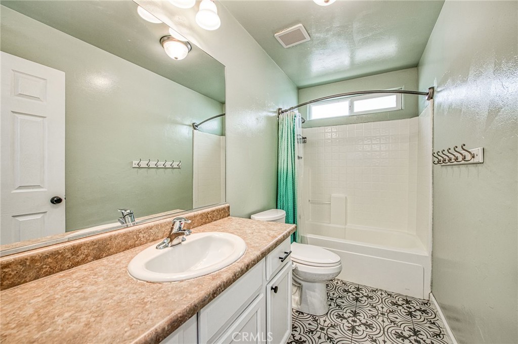 3673 N Denali, Fresno, CA 93727