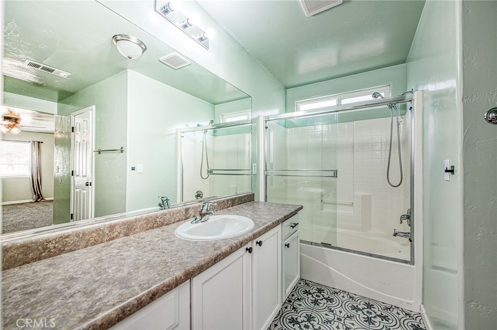 3673 N Denali, Fresno, CA 93727