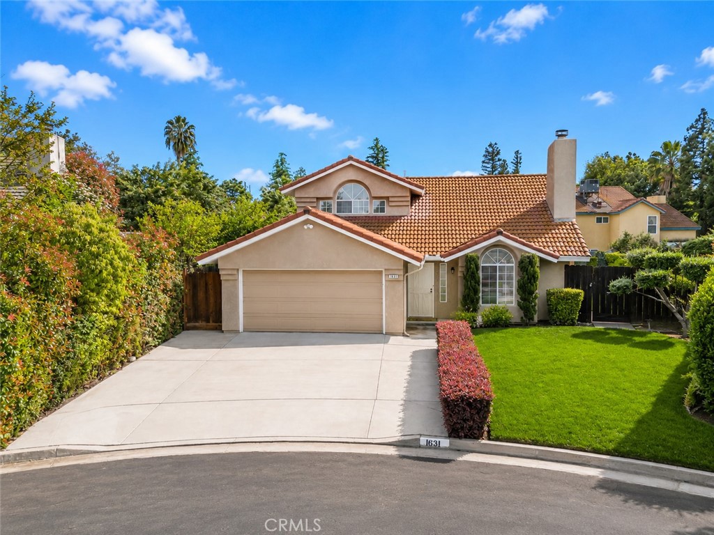 1631 E Deyoung, Fresno, CA 93720