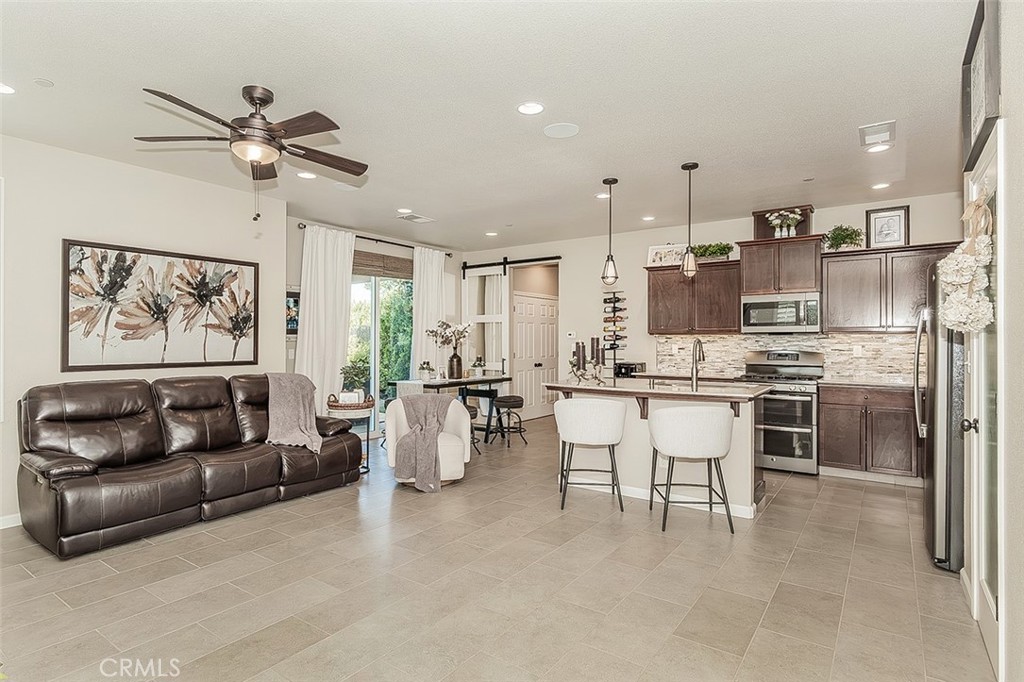 7049 N Cedar Hill, Fresno, CA 93722