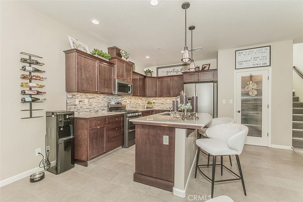 7049 N Cedar Hill, Fresno, CA 93722