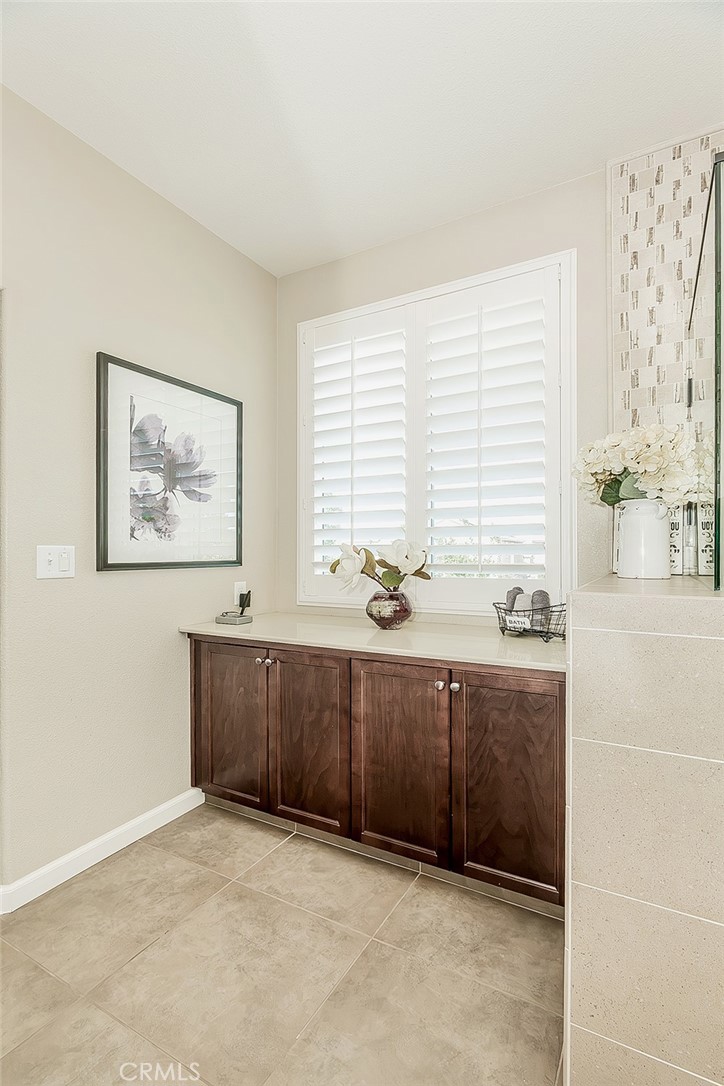 7049 N Cedar Hill, Fresno, CA 93722