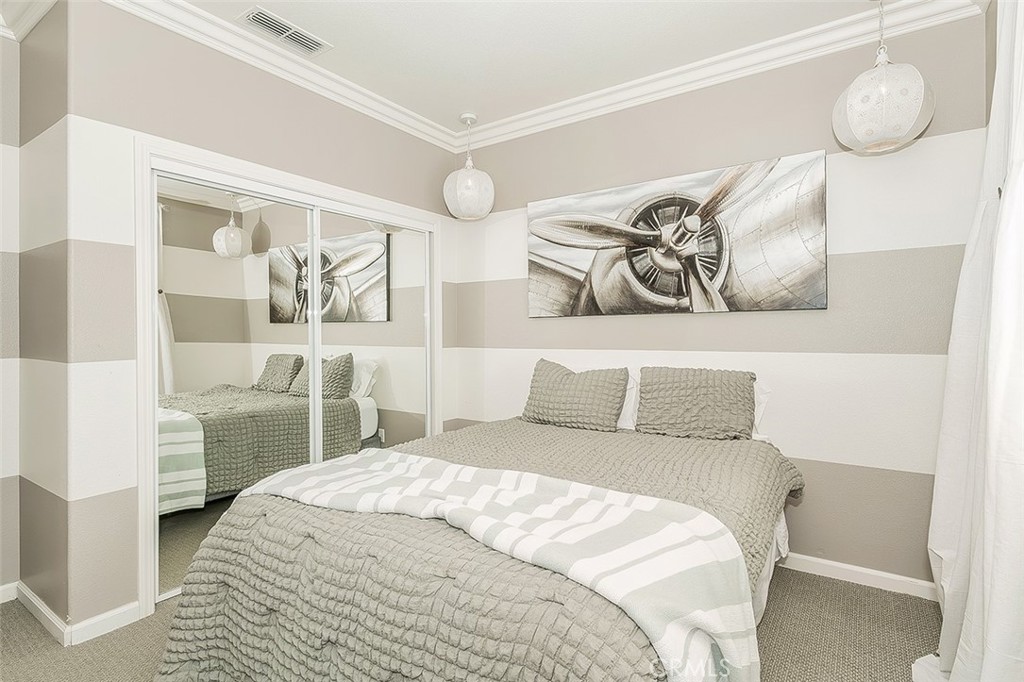 7049 N Cedar Hill, Fresno, CA 93722