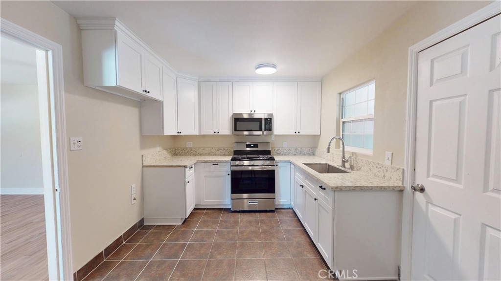 1014 W Andrews, Fresno, CA 93705