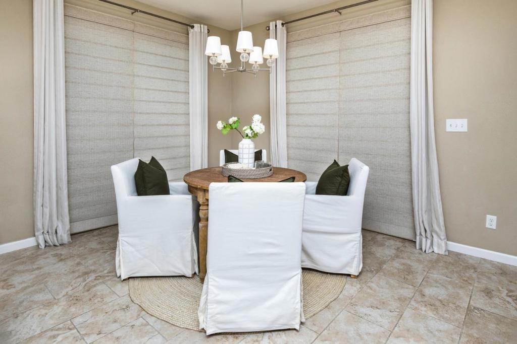 2037 E Christensen Dr, Fresno, CA 93730