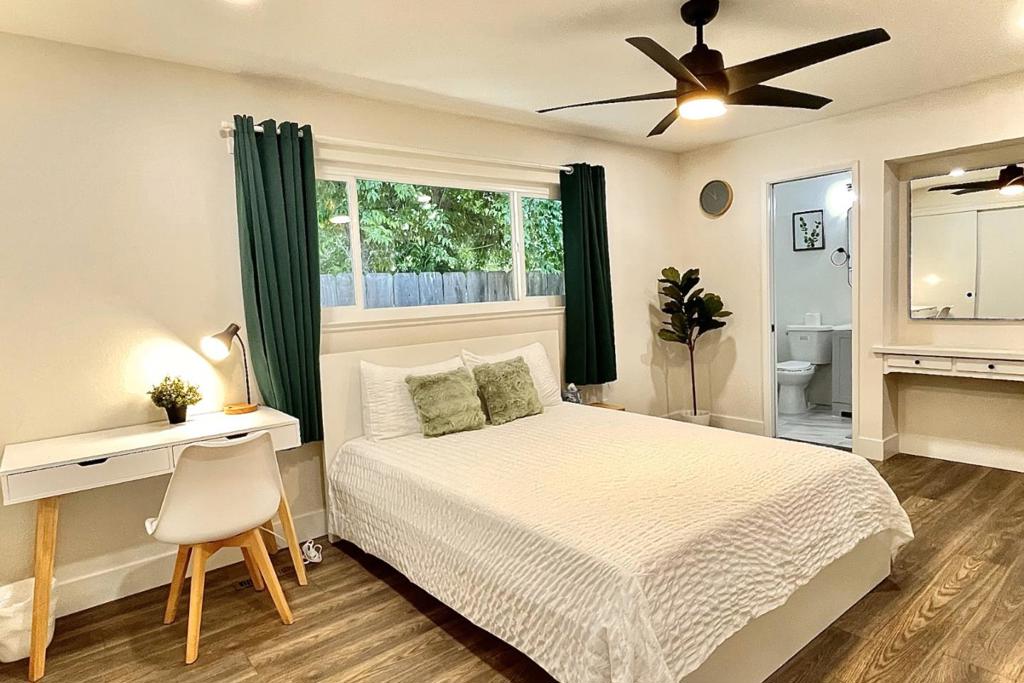 725 W Rialto Ave, Fresno, CA 93705