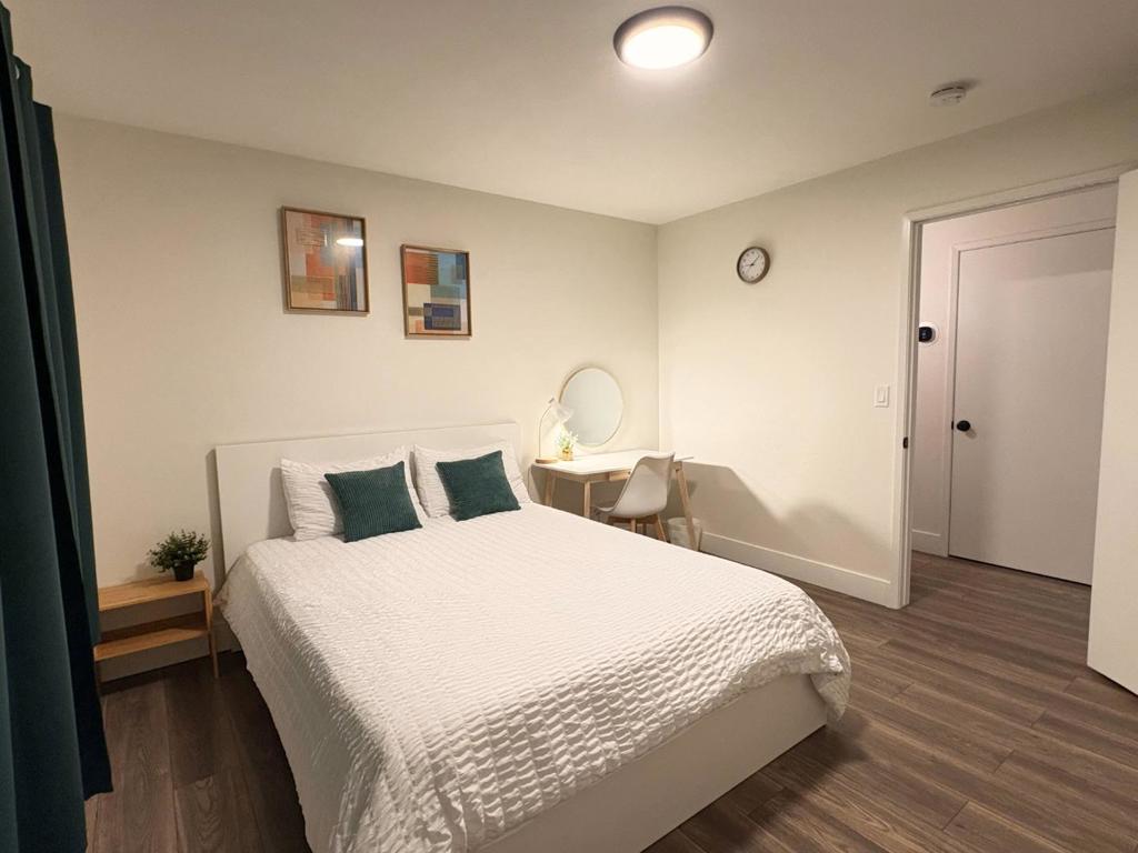 725 W Rialto Ave, Fresno, CA 93705