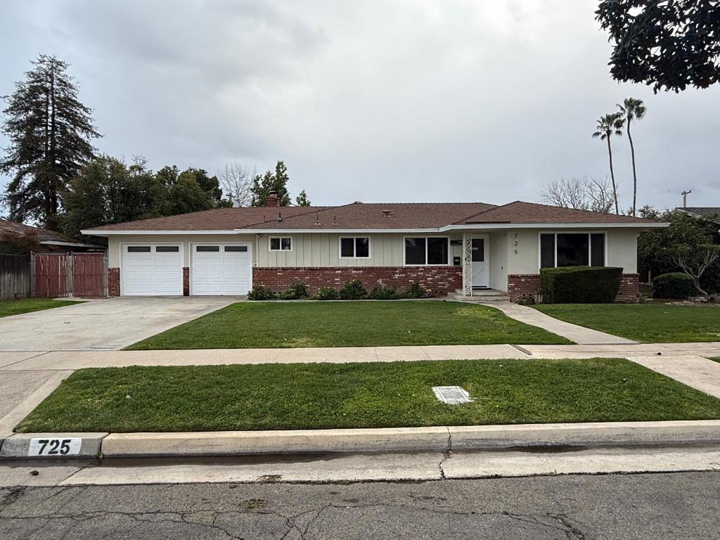 725 W Rialto Ave, Fresno, CA 93705