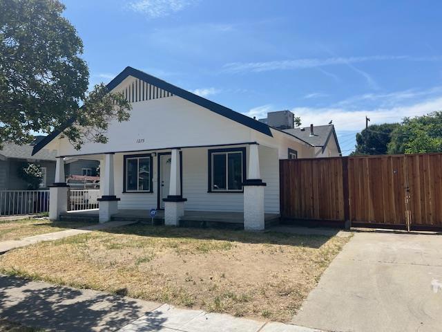 1275 N Farris Ave, Fresno, CA 93728