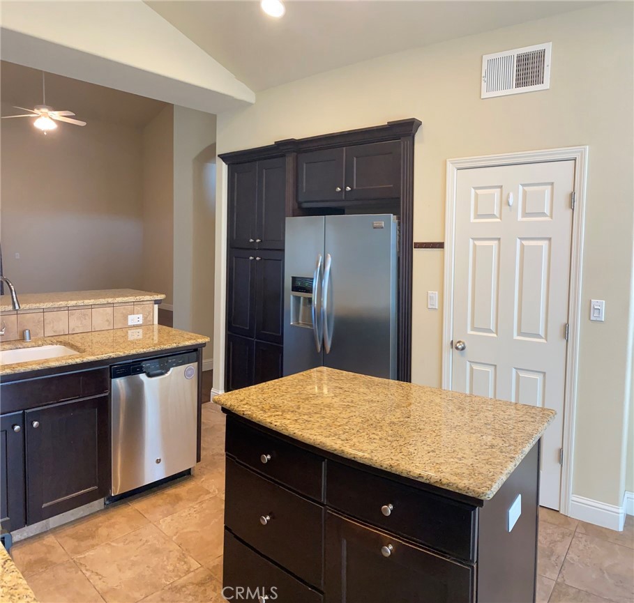 7911 N Fine, Fresno, CA 93720