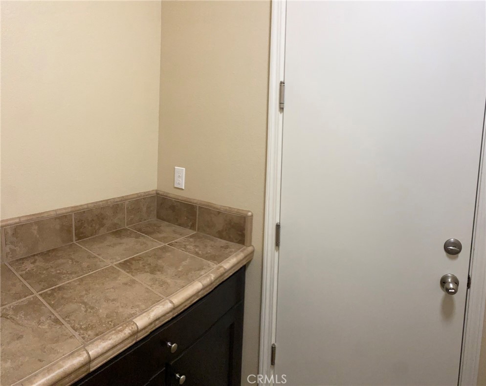 7911 N Fine, Fresno, CA 93720