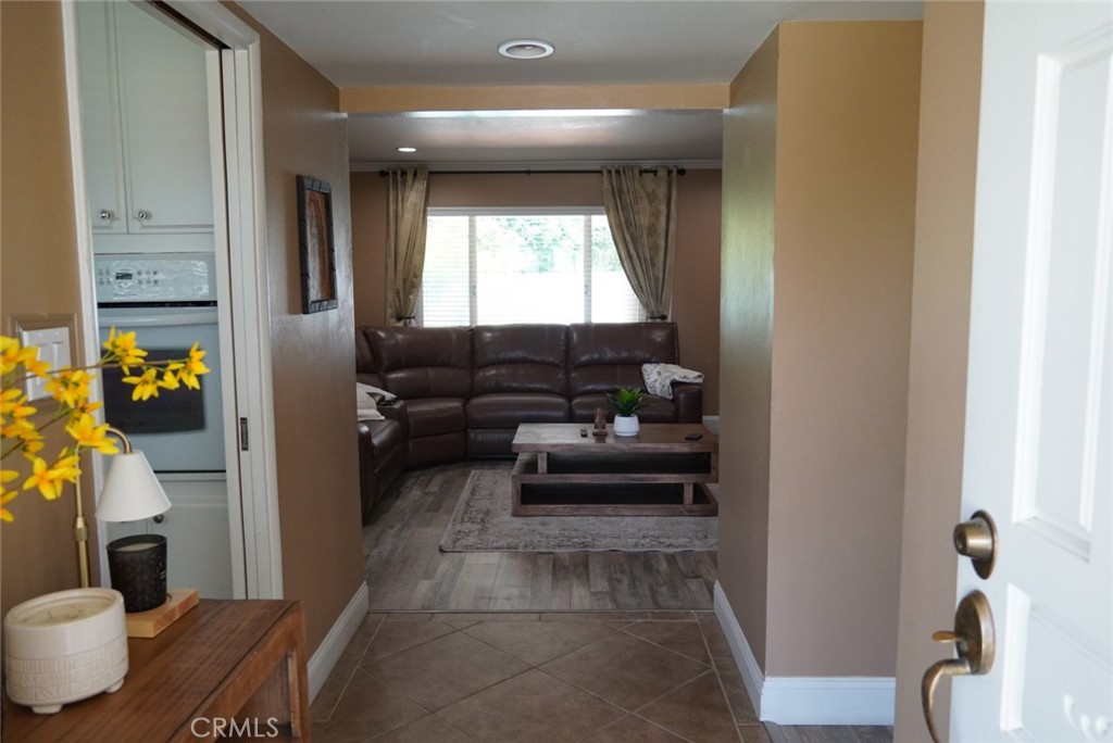 6281 N 9th, Fresno, CA 93710