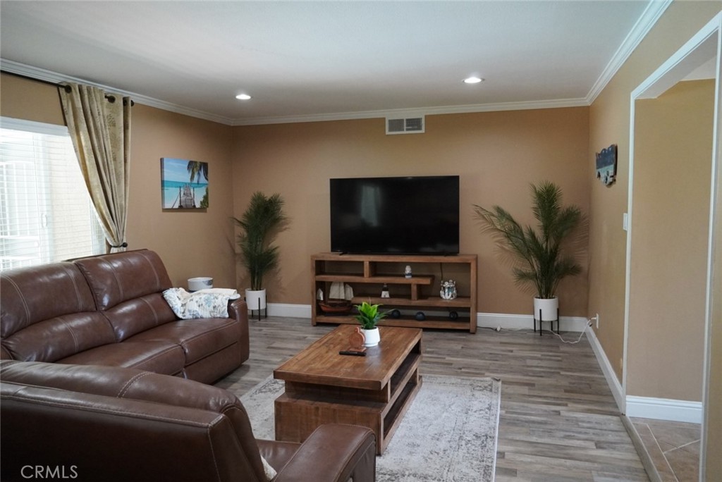 6281 N 9th, Fresno, CA 93710