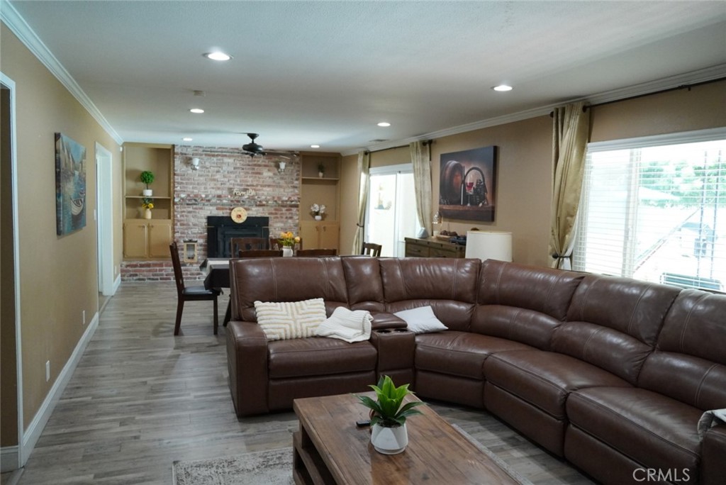 6281 N 9th, Fresno, CA 93710