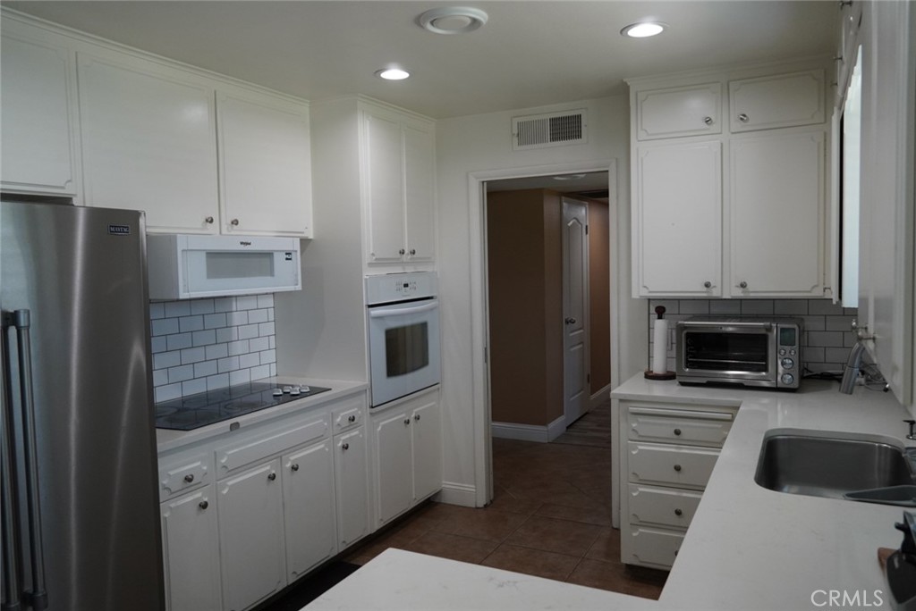 6281 N 9th, Fresno, CA 93710