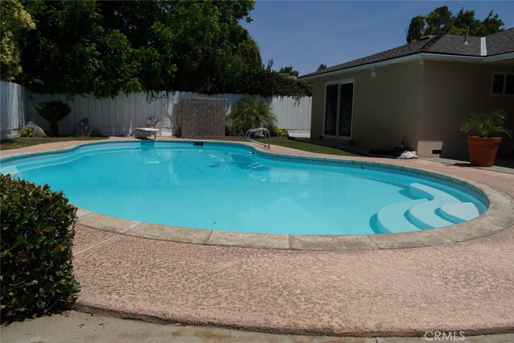 6281 N 9th, Fresno, CA 93710