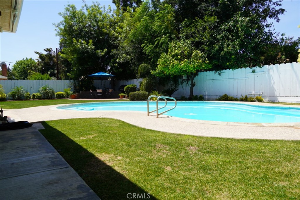 6281 N 9th, Fresno, CA 93710