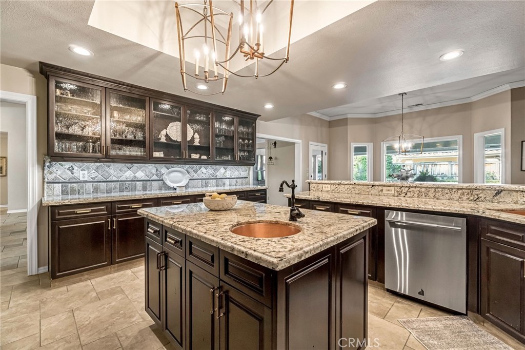 906 E Sutton, Fresno, CA 93720