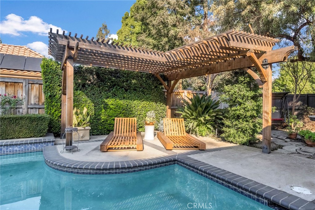 906 E Sutton, Fresno, CA 93720