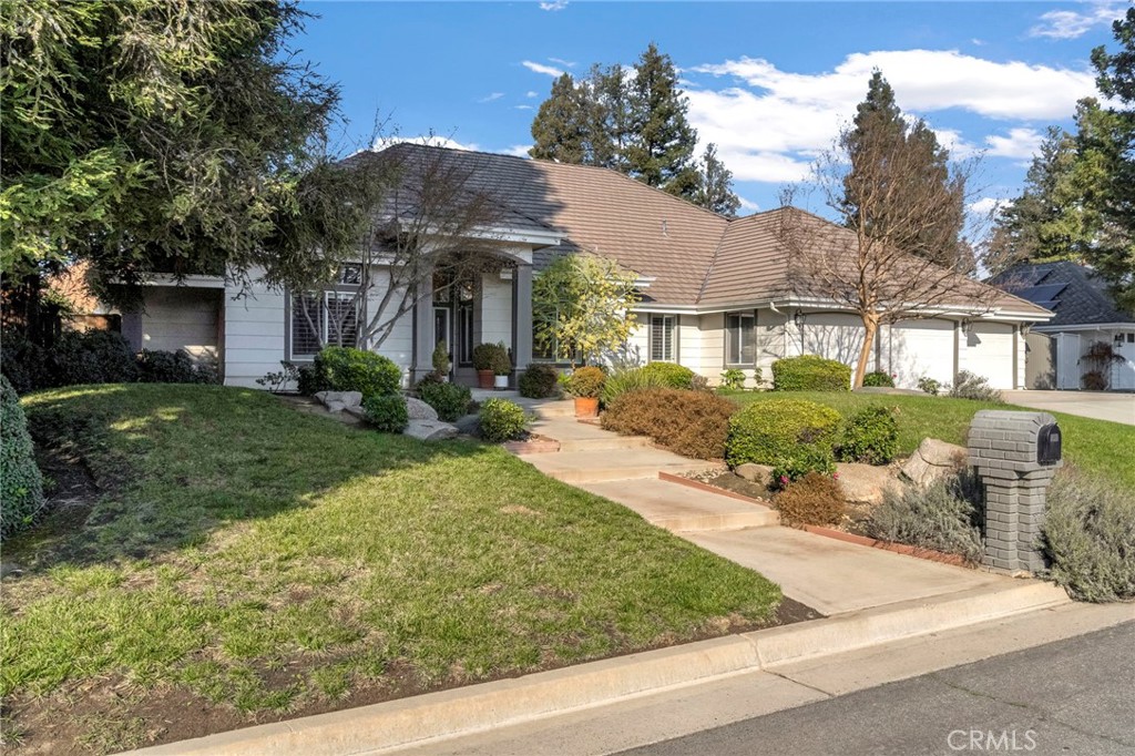 906 E Sutton, Fresno, CA 93720