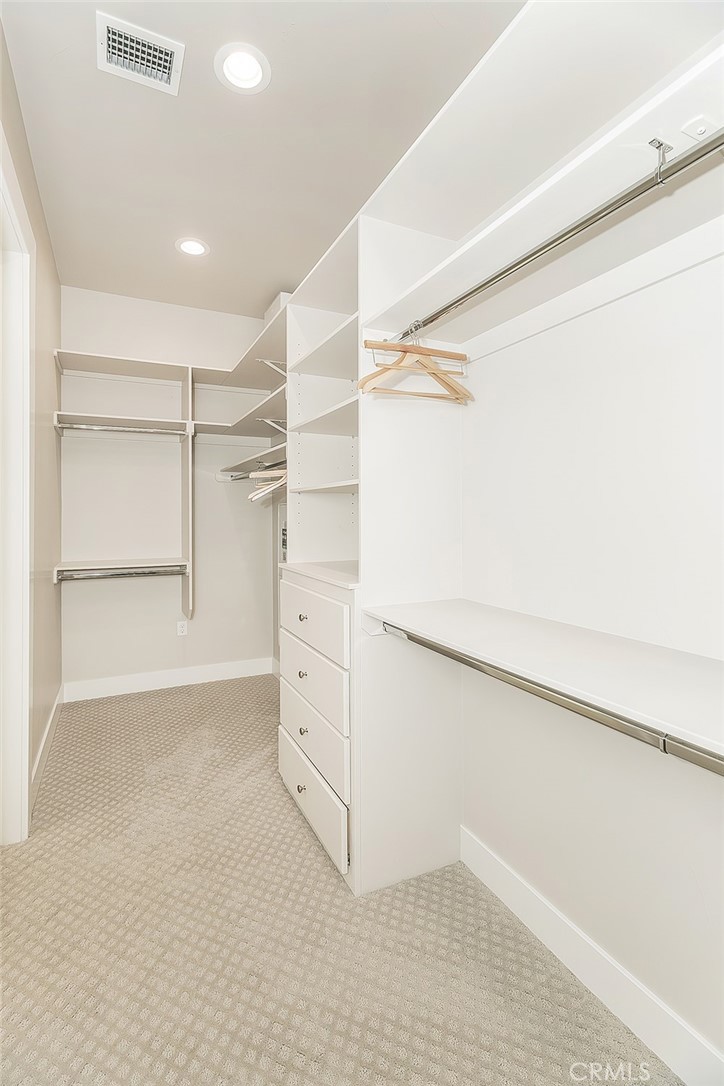 11421 N Live Oak Dr, Fresno, CA 93730