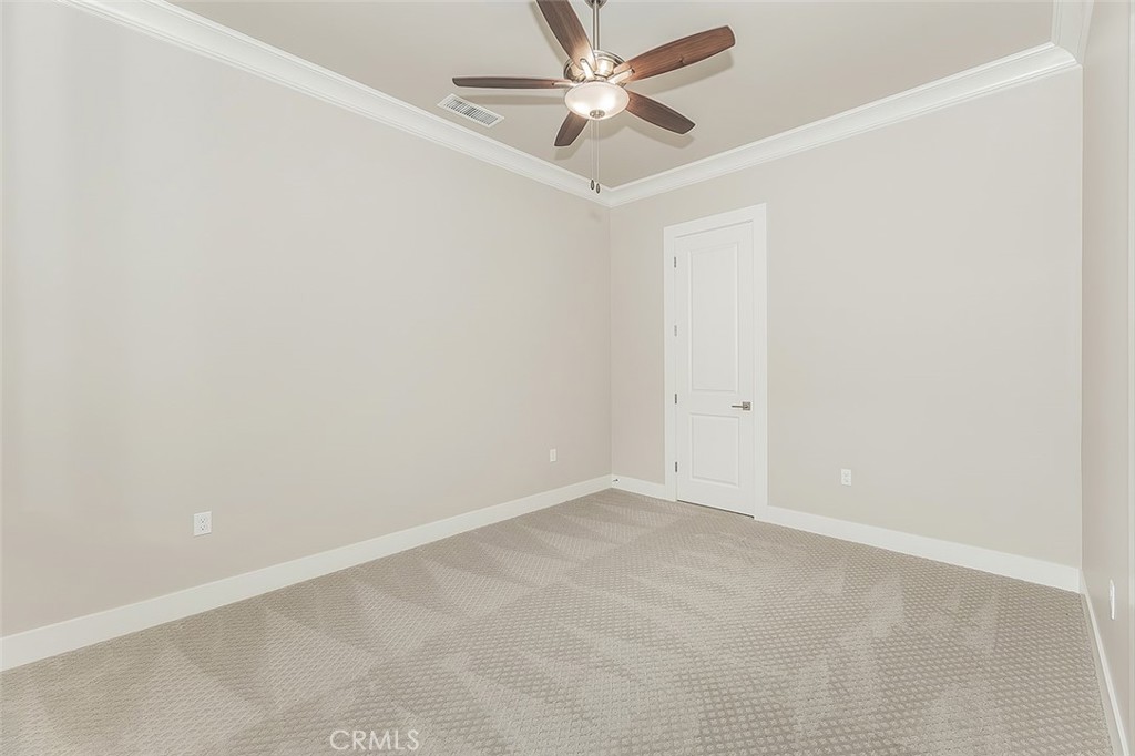 11421 N Live Oak Dr, Fresno, CA 93730