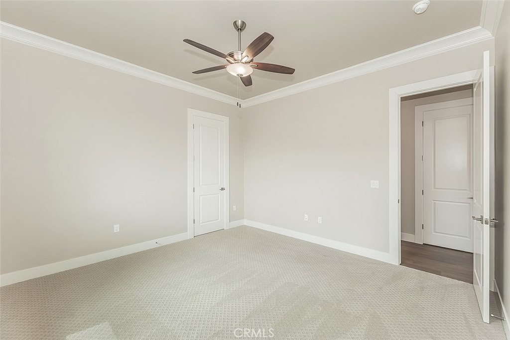 11421 N Live Oak Dr, Fresno, CA 93730