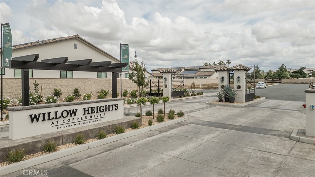 11421 N Live Oak Dr, Fresno, CA 93730