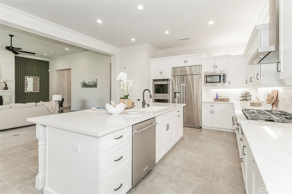 11609 N Sandy Par, Fresno, CA 93730