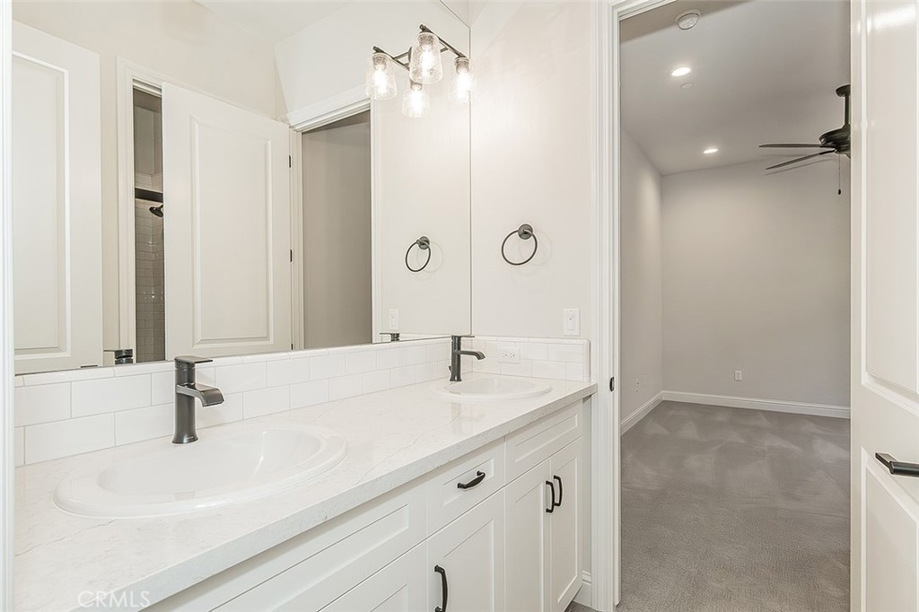11609 N Sandy Par, Fresno, CA 93730